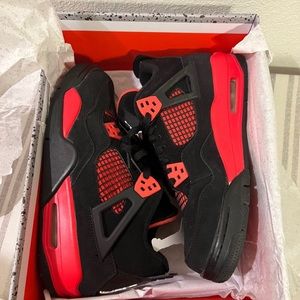 Retro Jordan Thunder 4’s